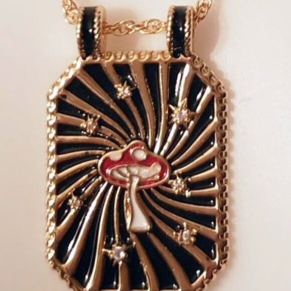 NWT Luxury tarot charm mushroom pendent necklace vintage 70's vibe - Picture 4 of 6